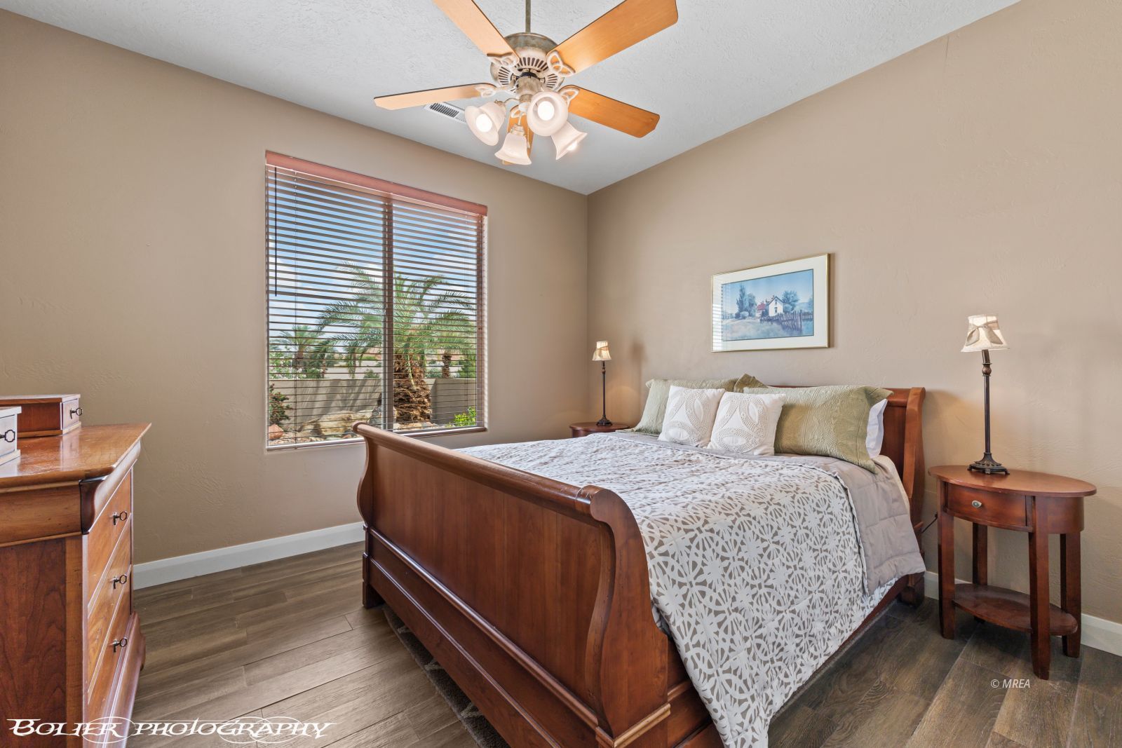 901  Crest View Dr