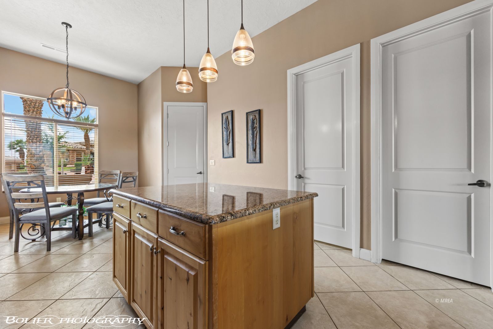 901  Crest View Dr