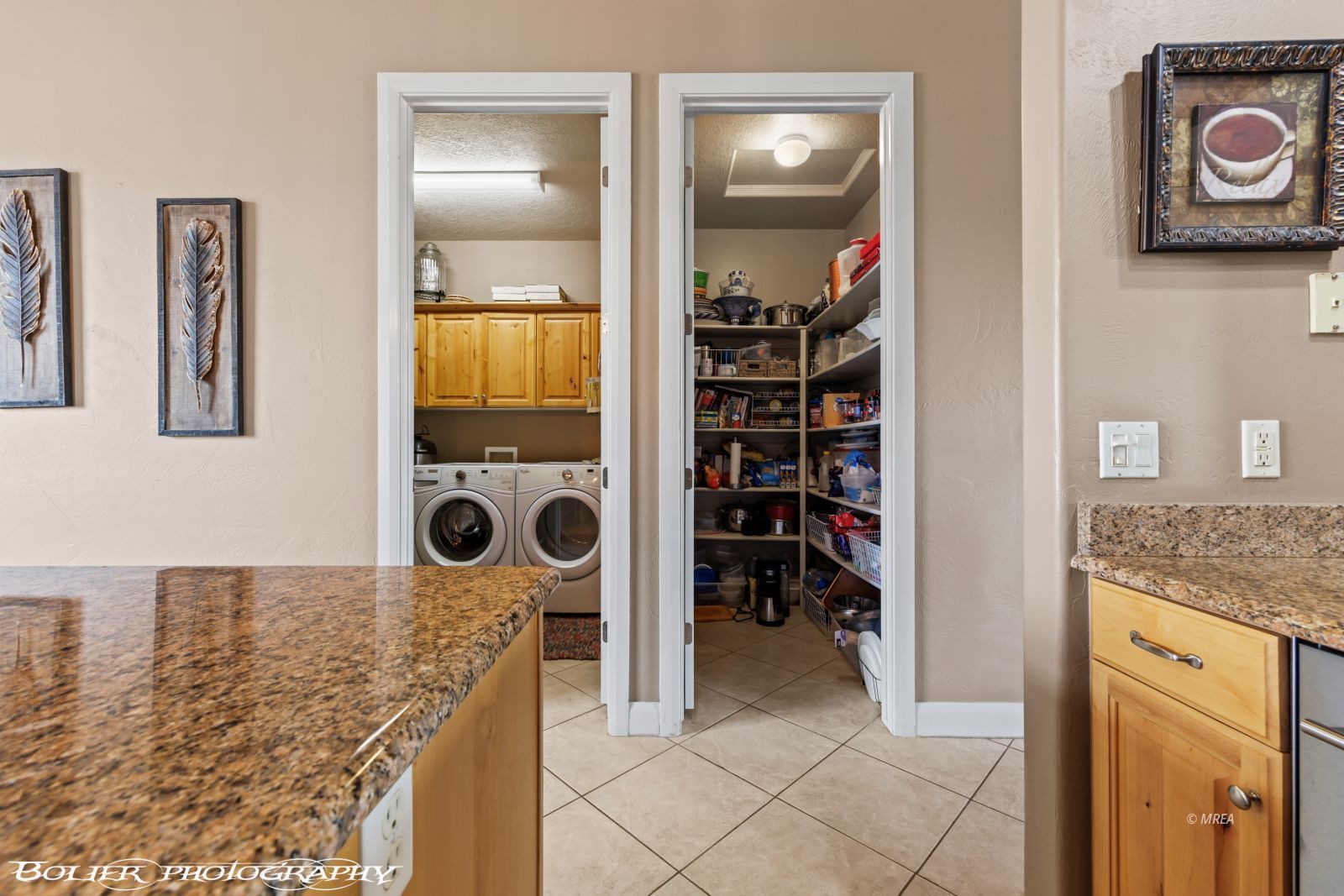 901  Crest View Dr
