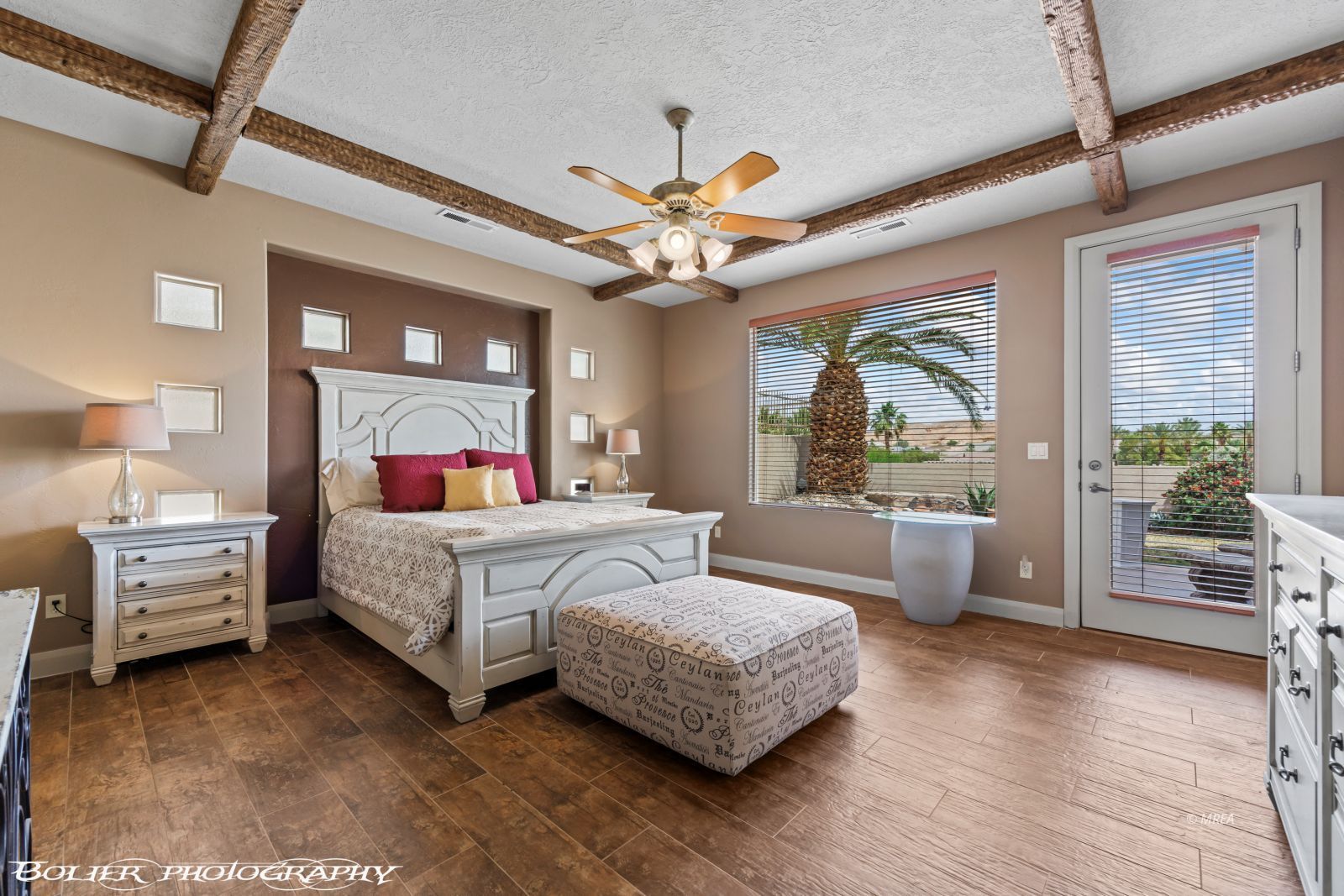 901  Crest View Dr