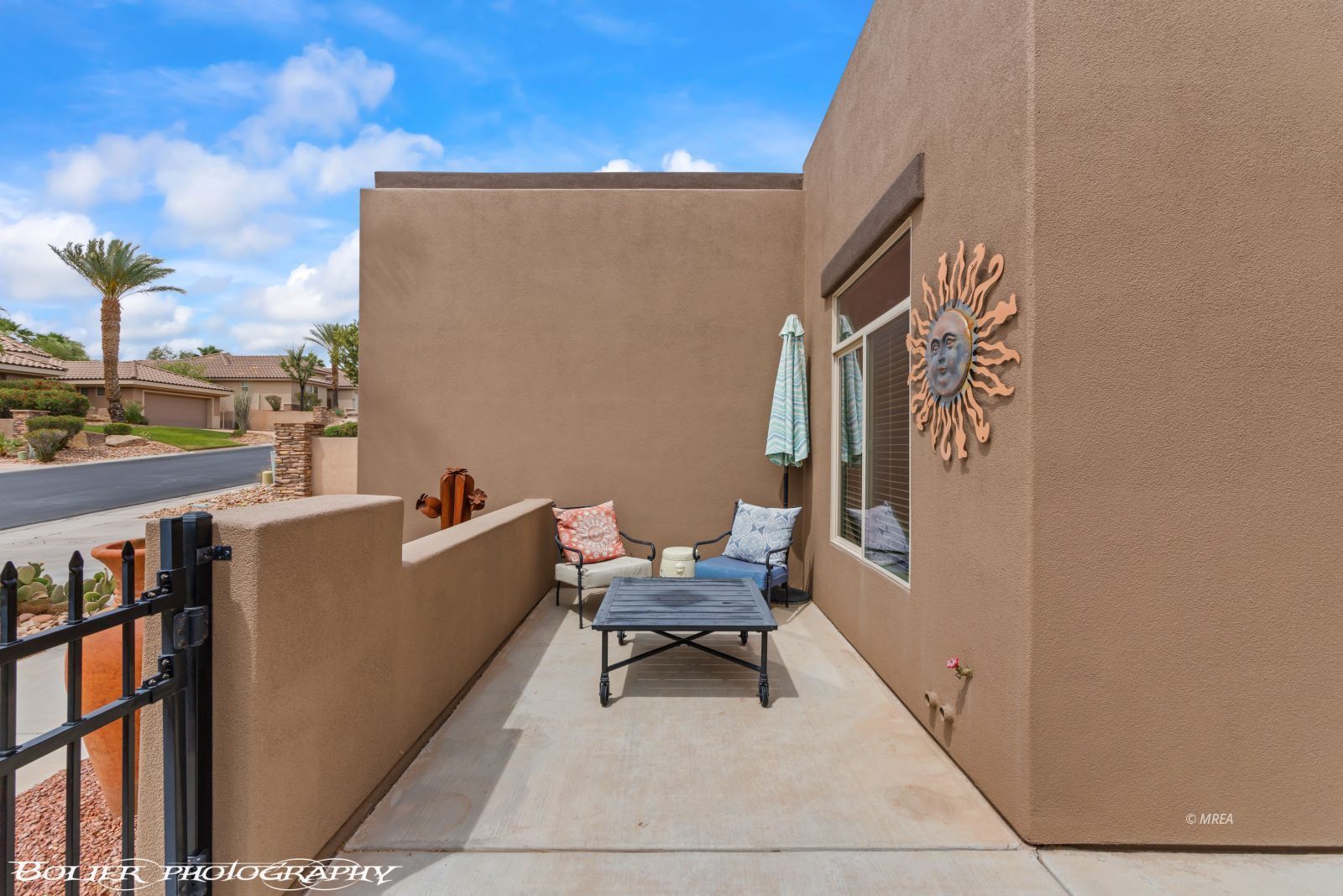 901  Crest View Dr