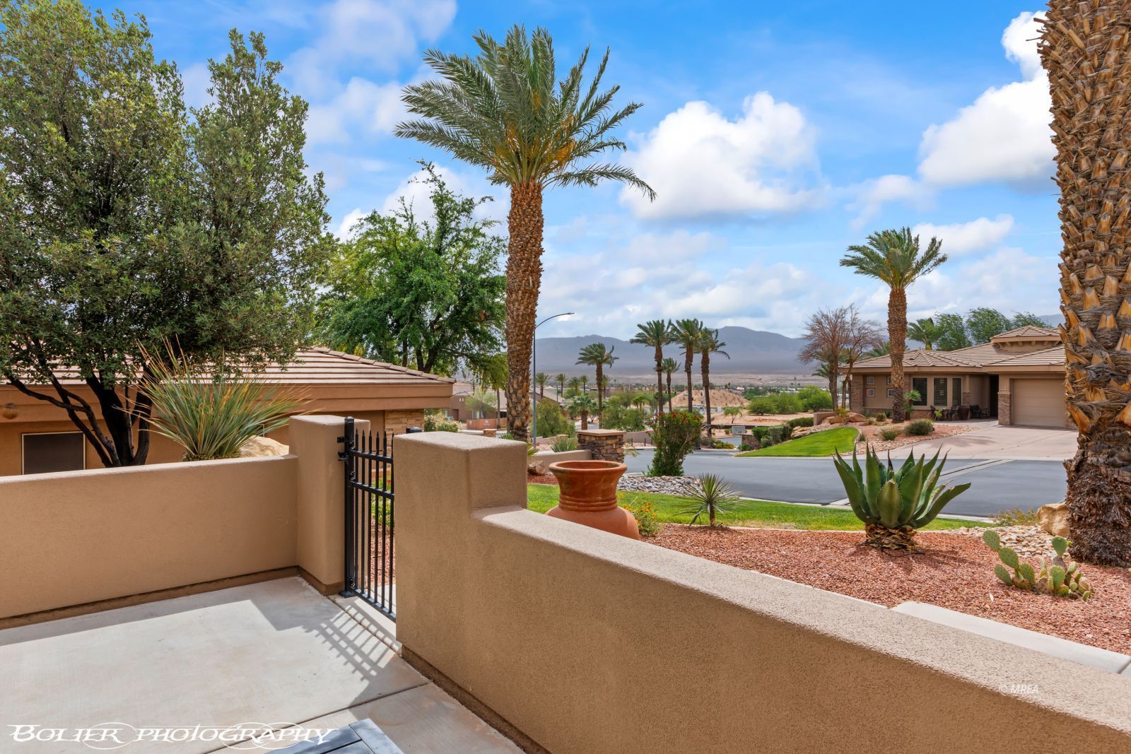 901  Crest View Dr