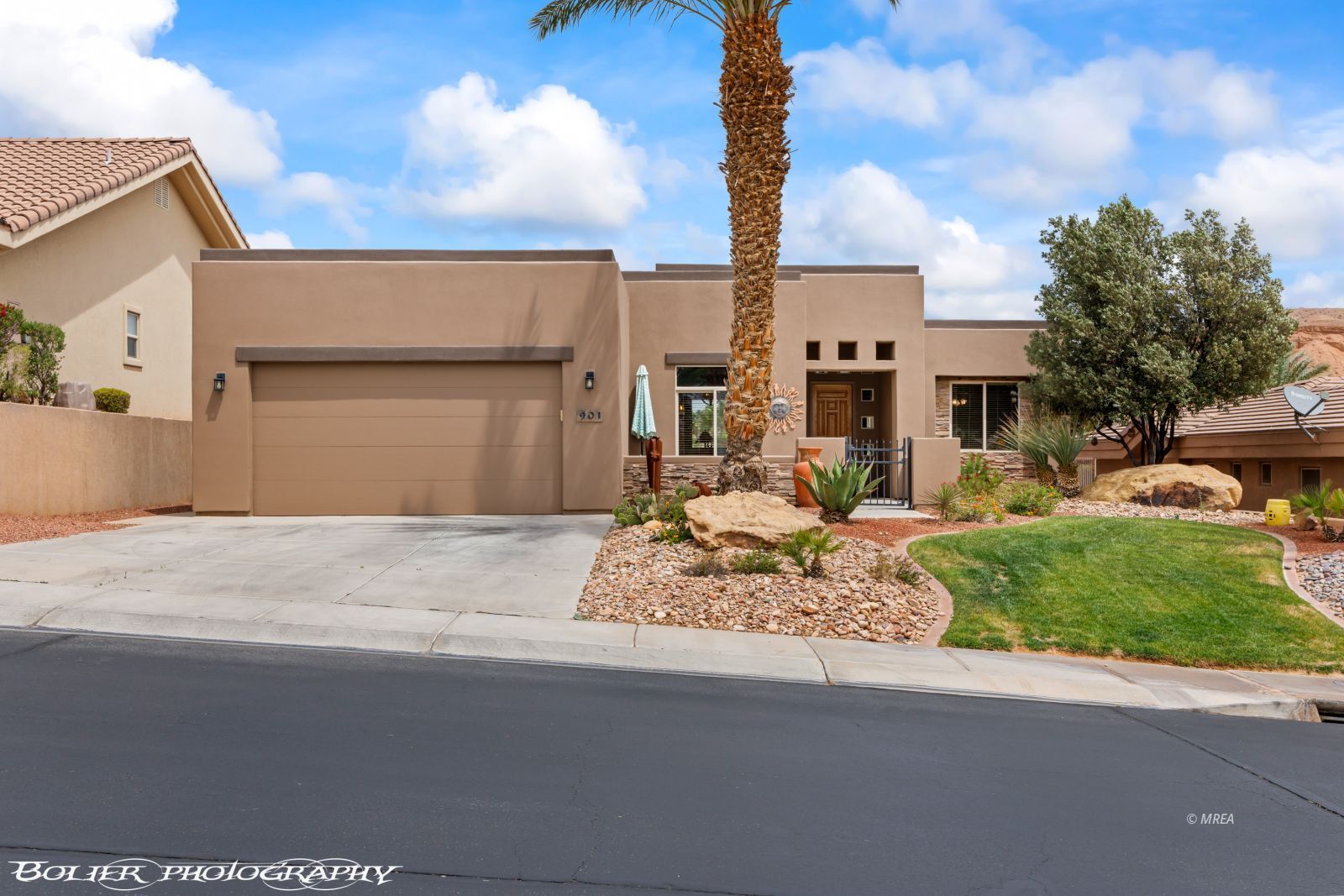 901  Crest View Dr