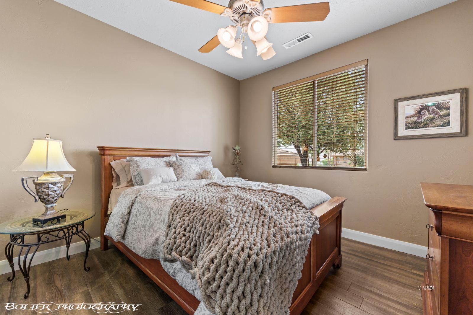 901  Crest View Dr