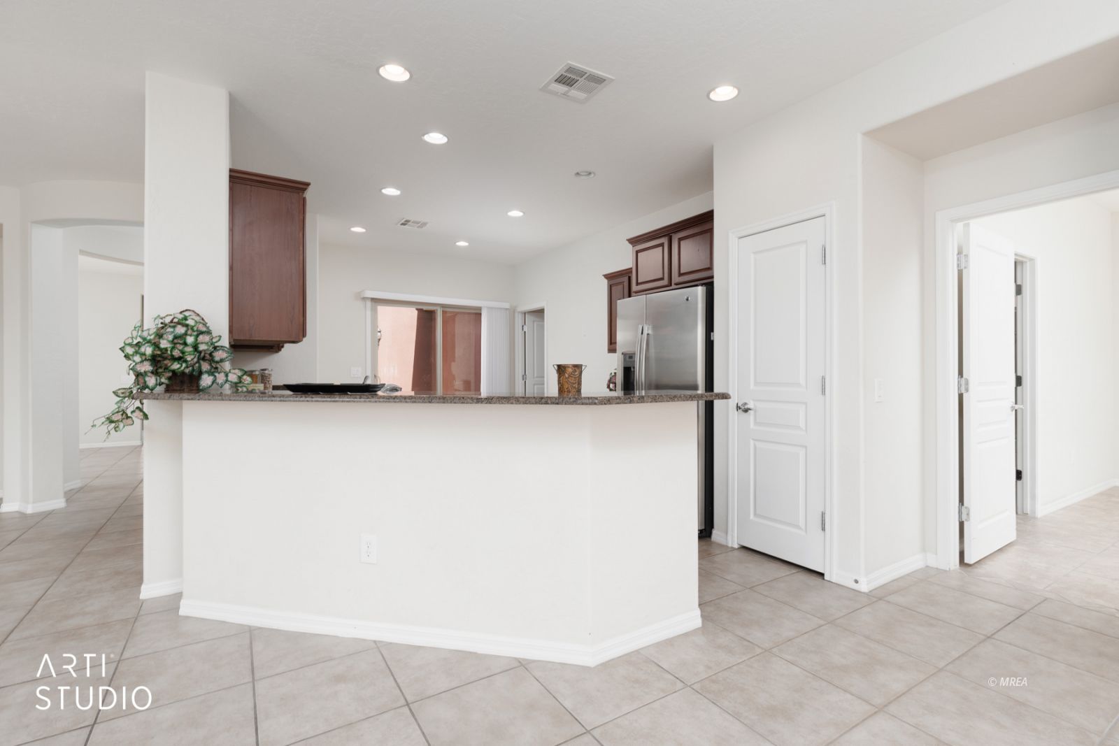 1064  Buckboard Trail 