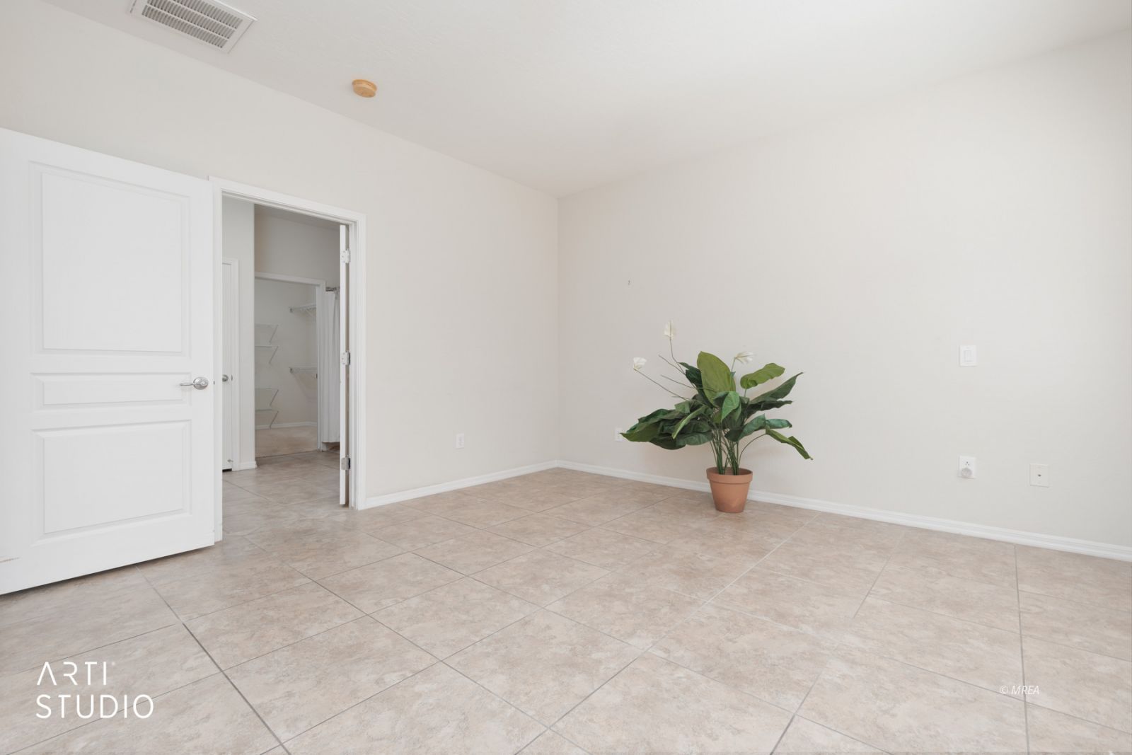 1064  Buckboard Trail 
