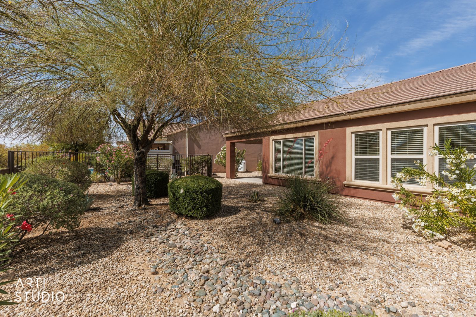 1064  Buckboard Trail 