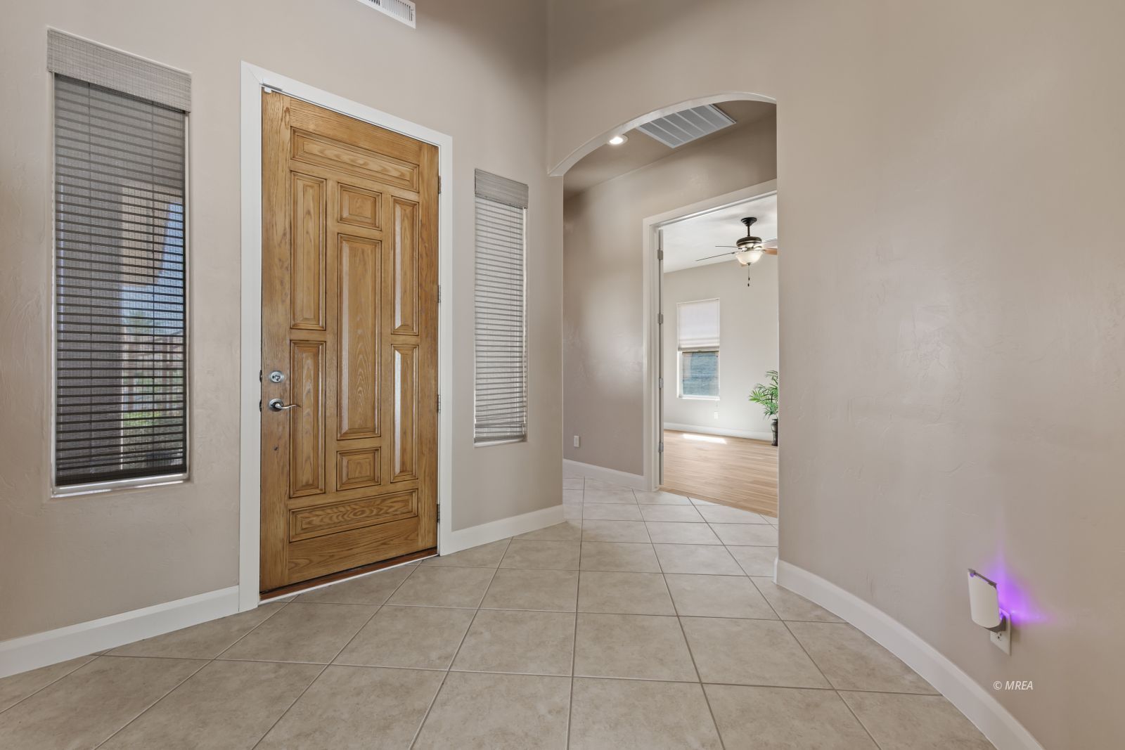 998  Crest View Dr