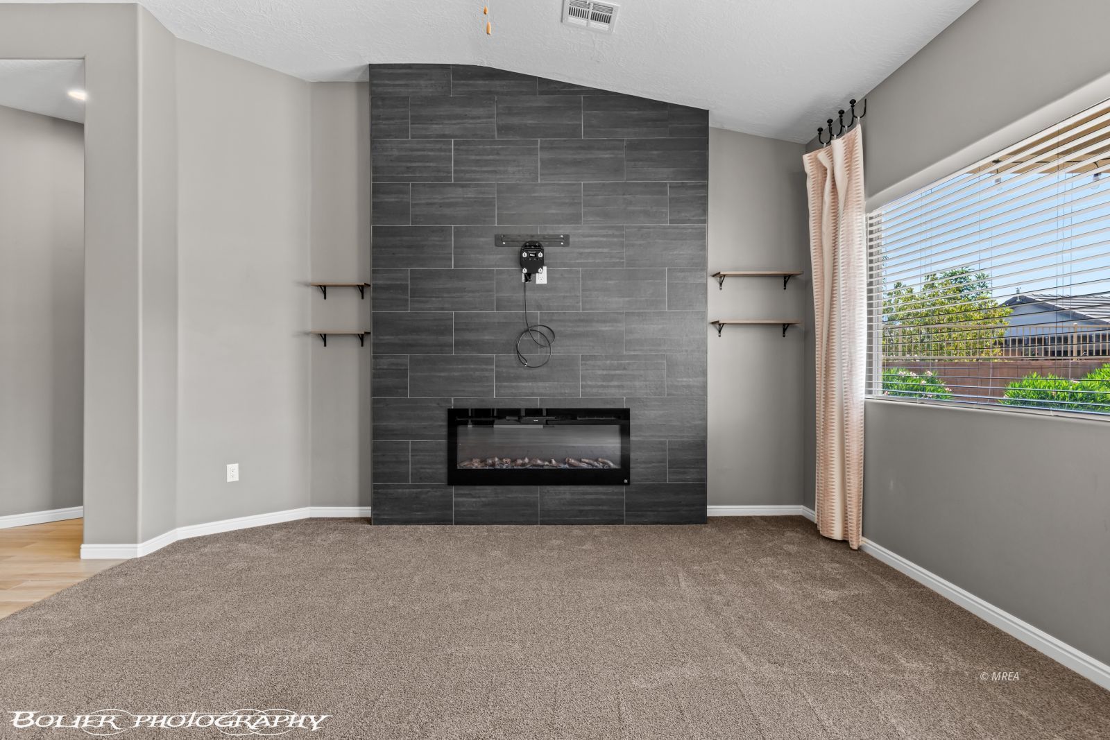 556  Quartz Way