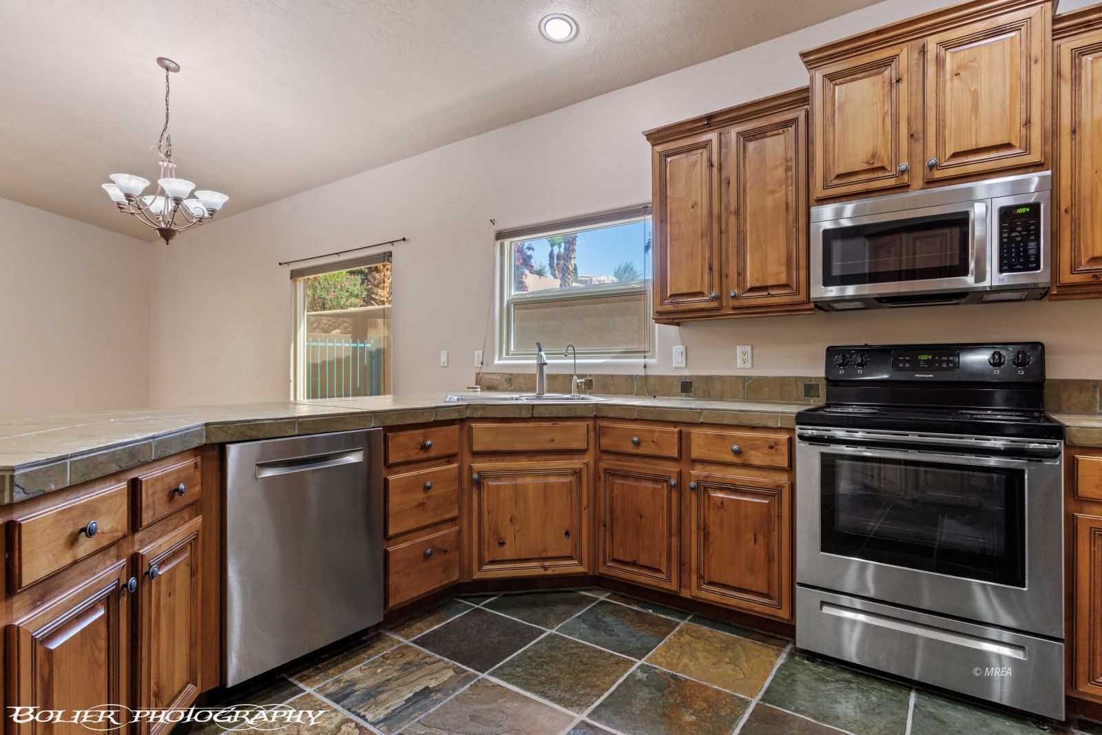 233  Pinnacle Ct