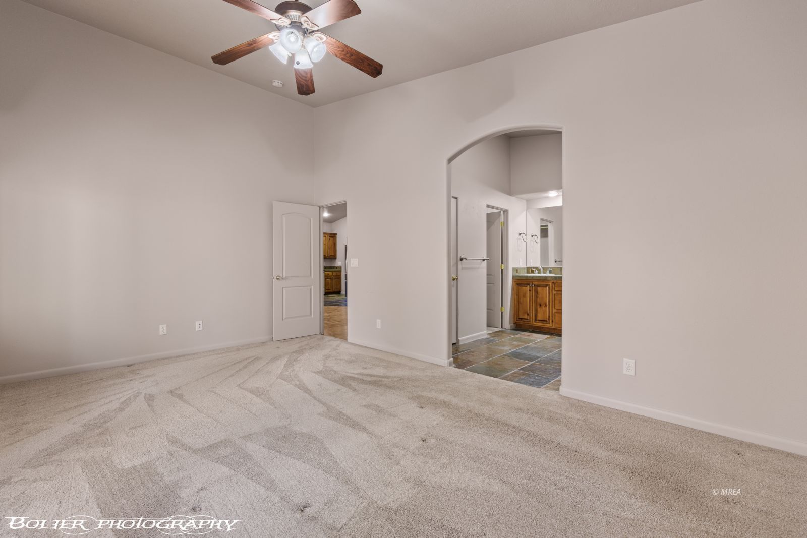 233  Pinnacle Ct