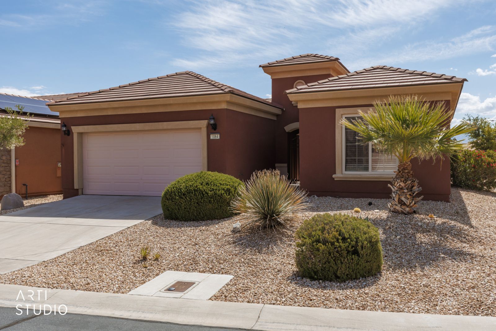 1064  Buckboard Trail 