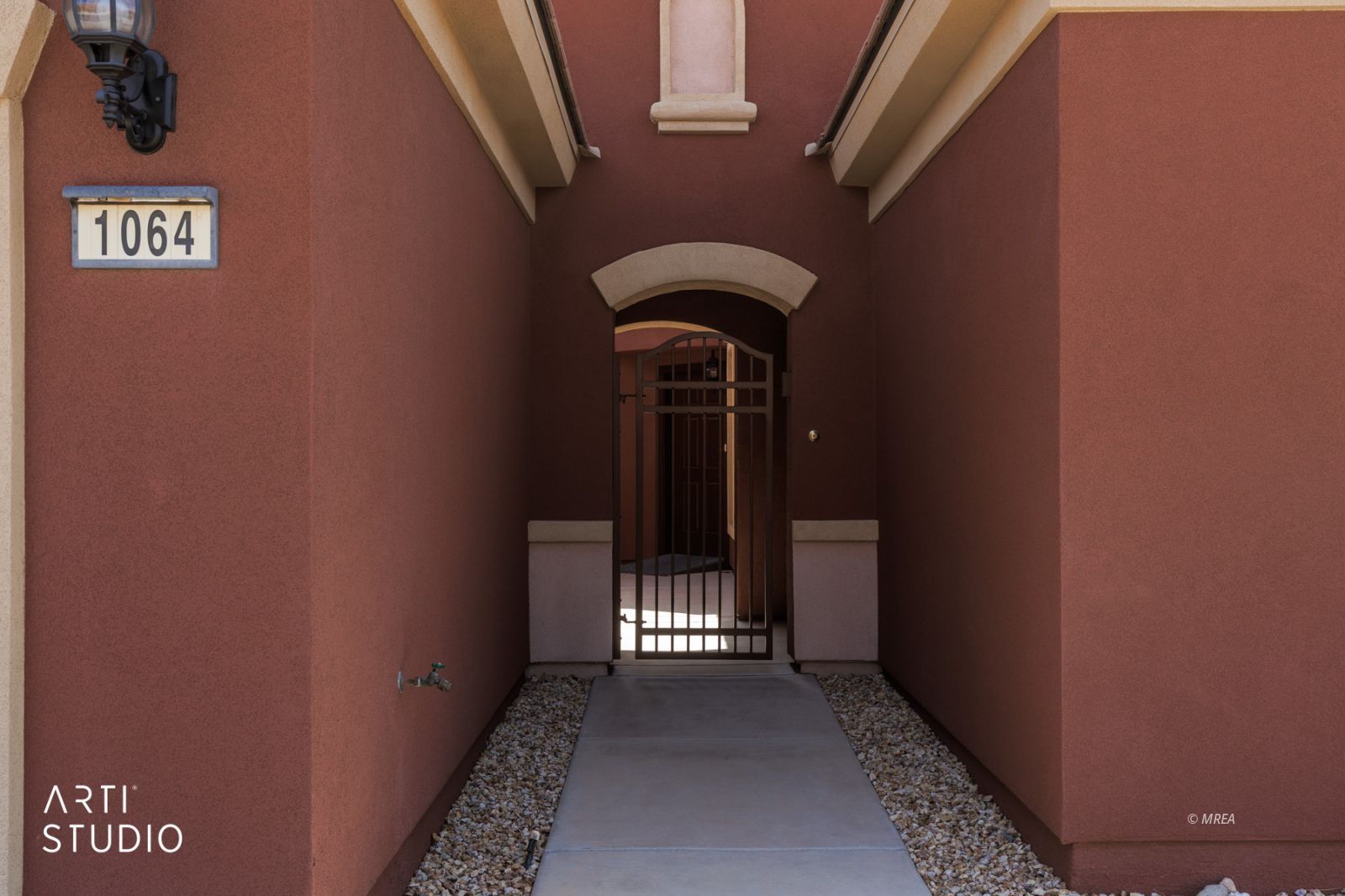 1064  Buckboard Trail 
