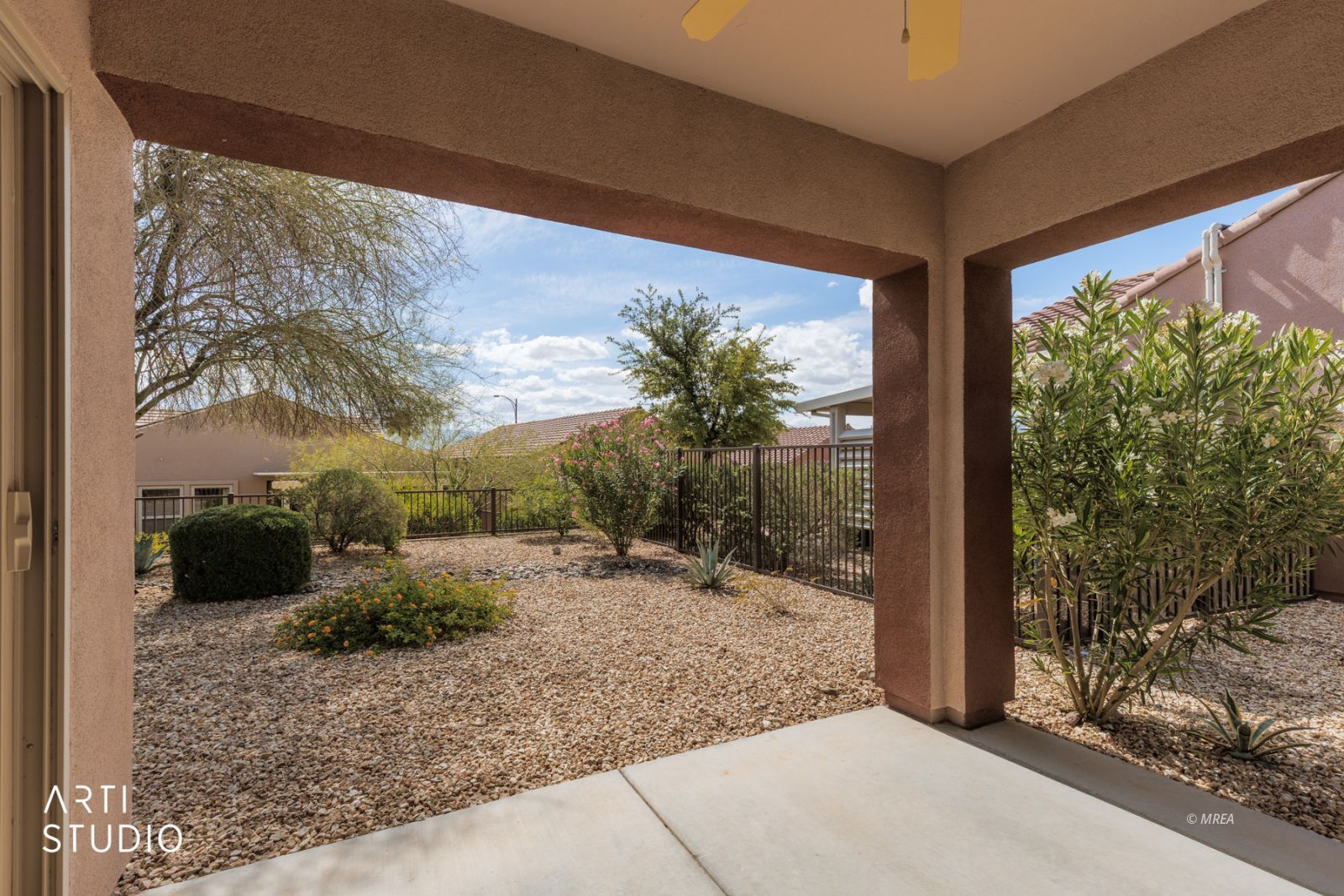 1064  Buckboard Trail 