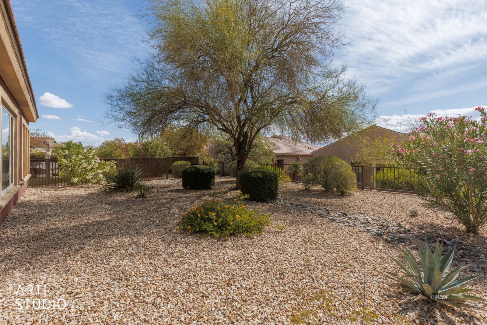 1064  Buckboard Trail 