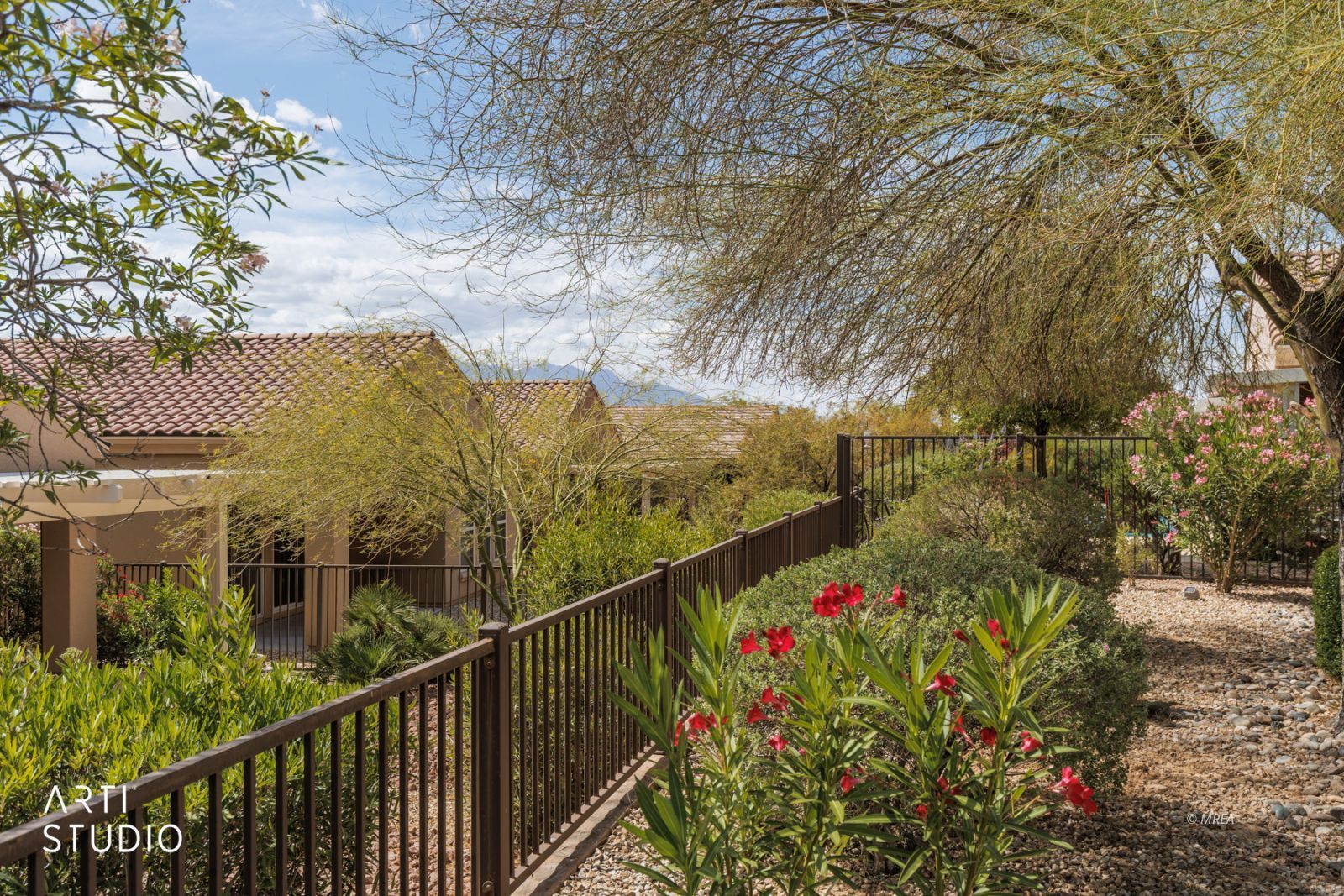 1064  Buckboard Trail 