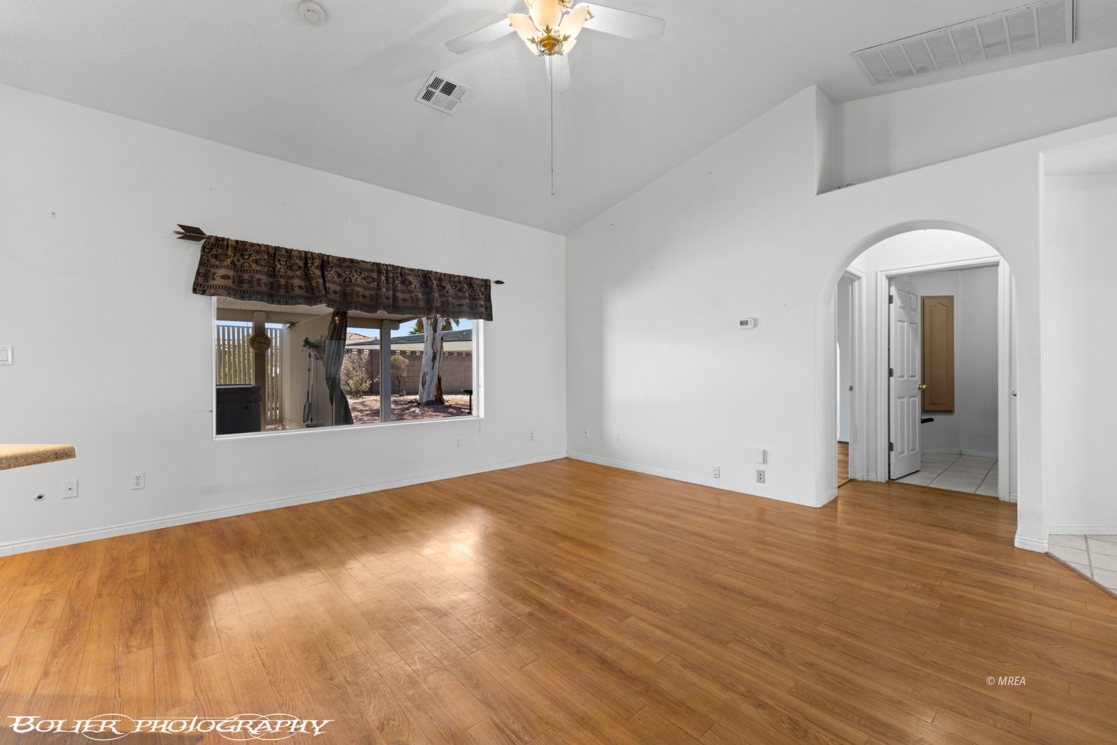 648  Valley View Dr