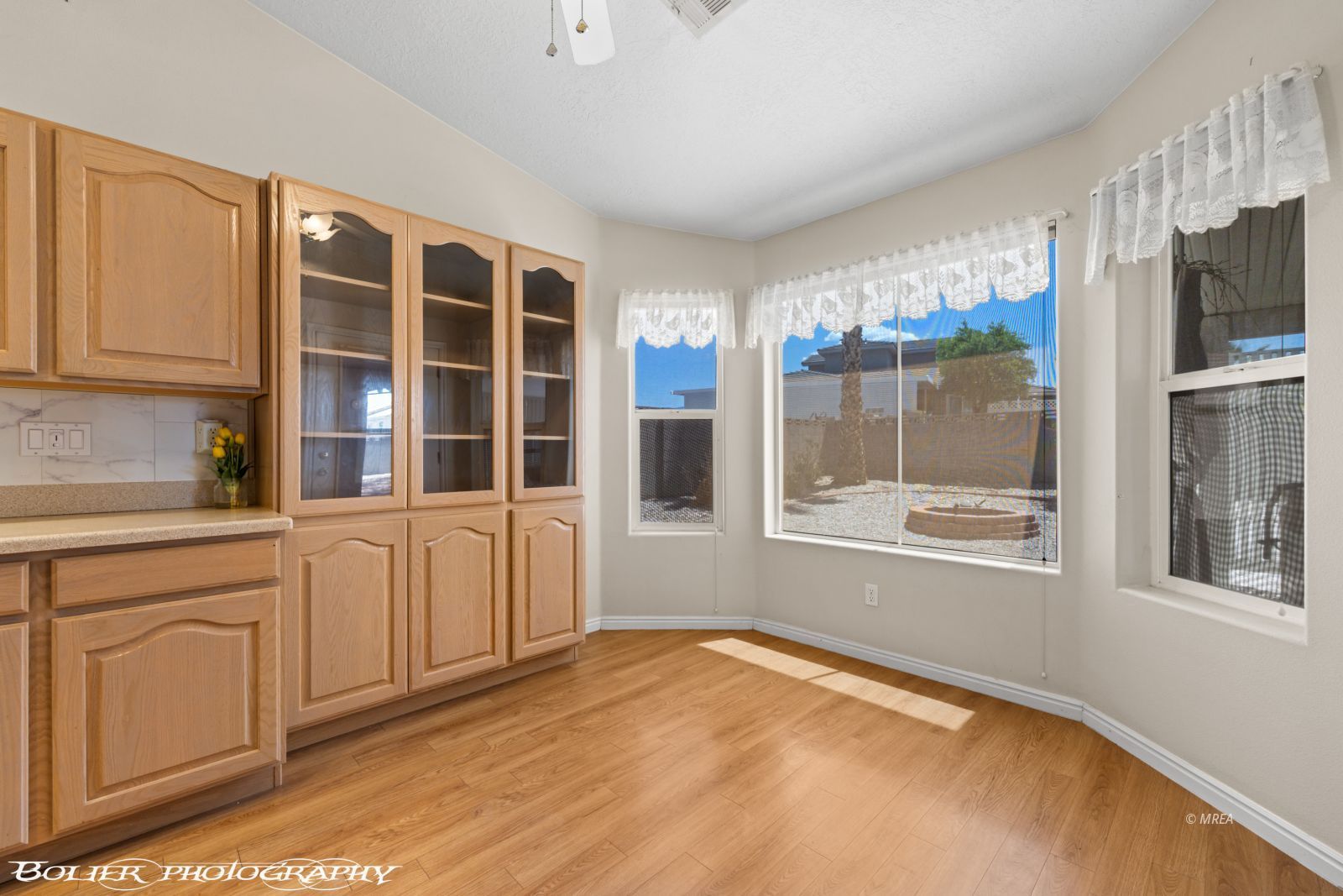 648  Valley View Dr