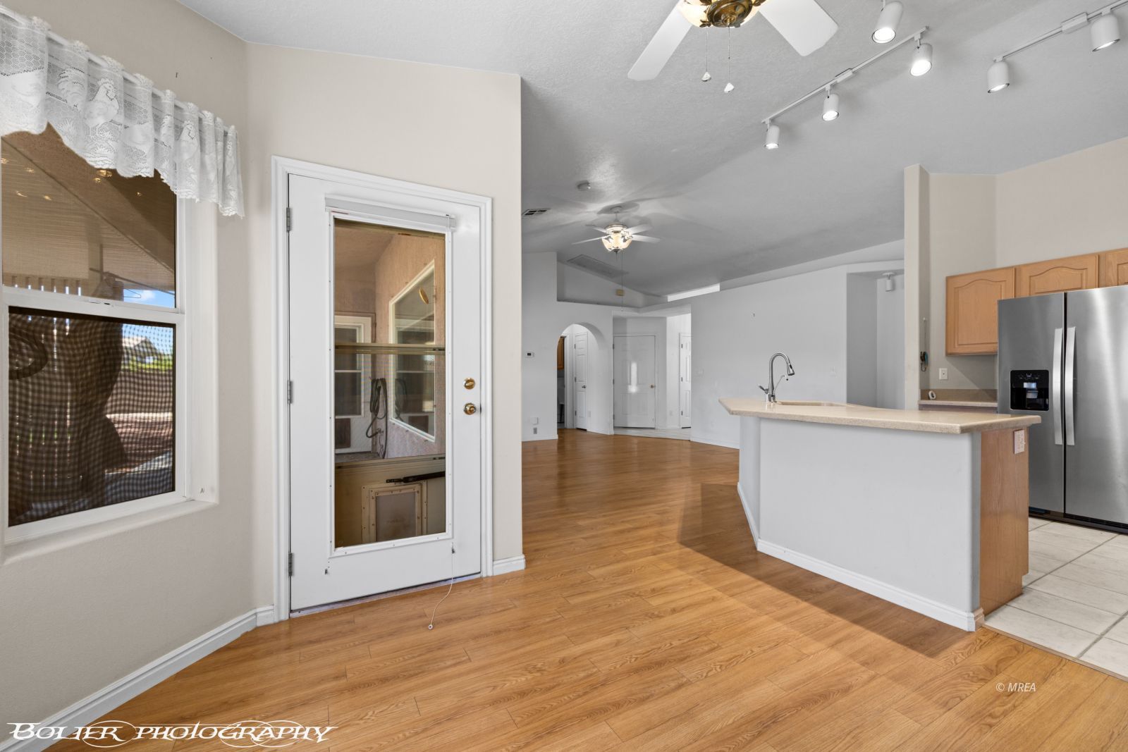 648  Valley View Dr