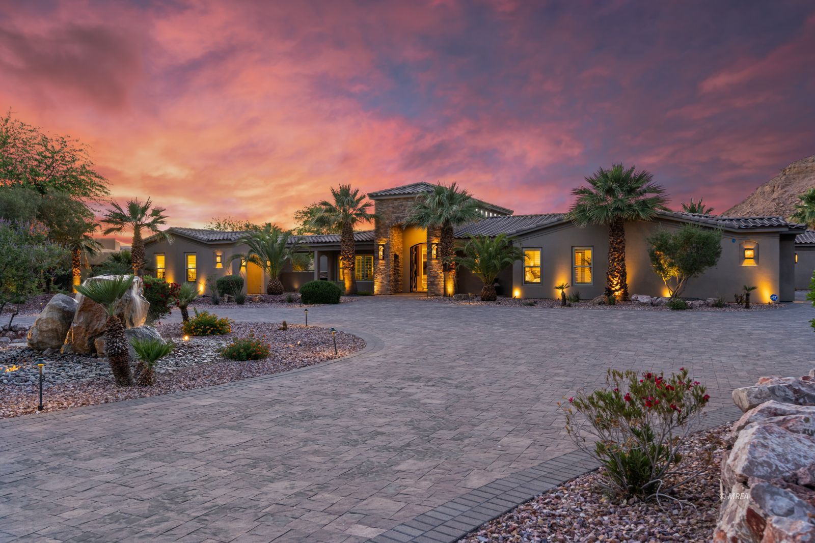 631  La Scala Dr