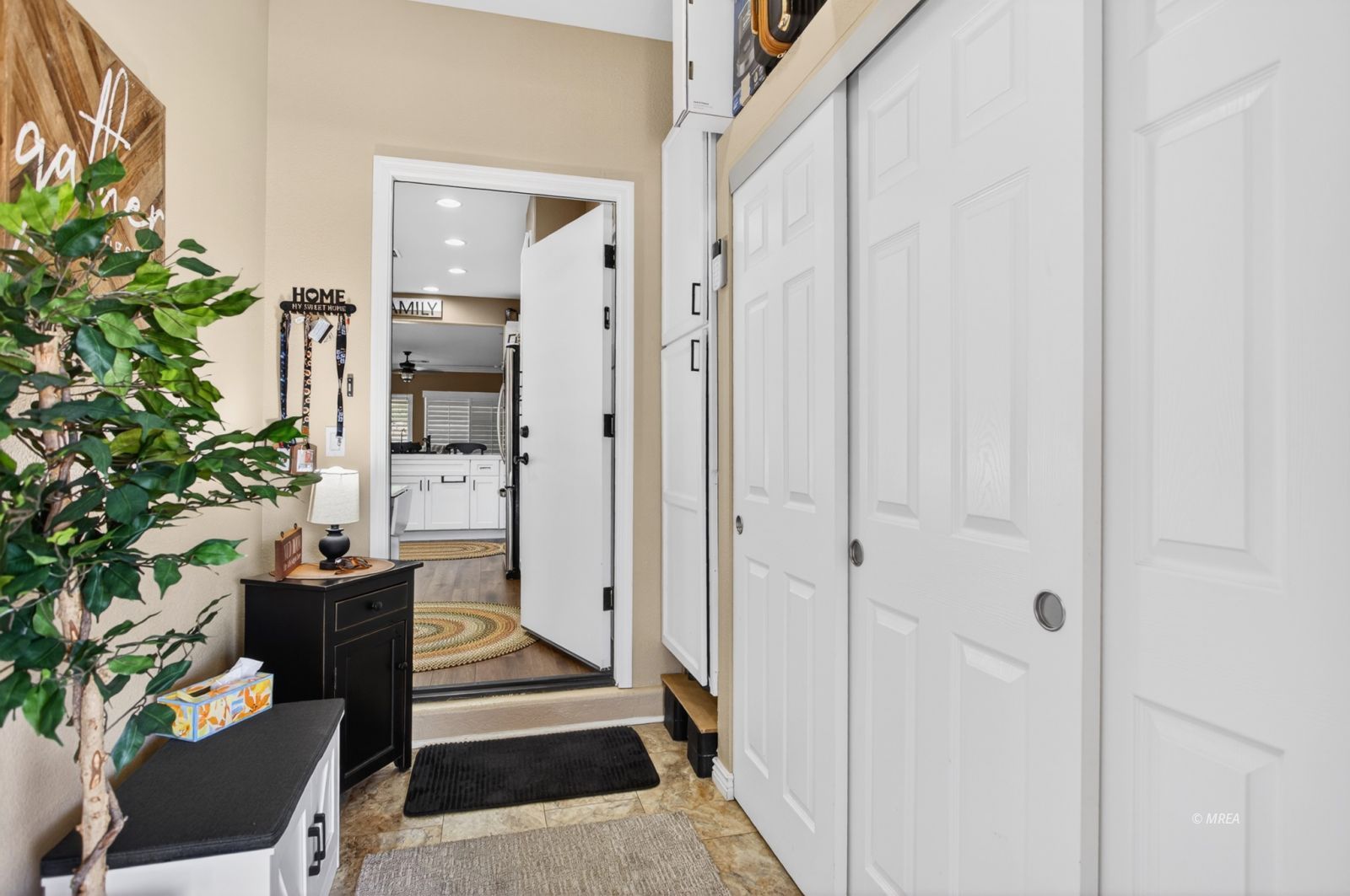 1453  Bronco Trail 