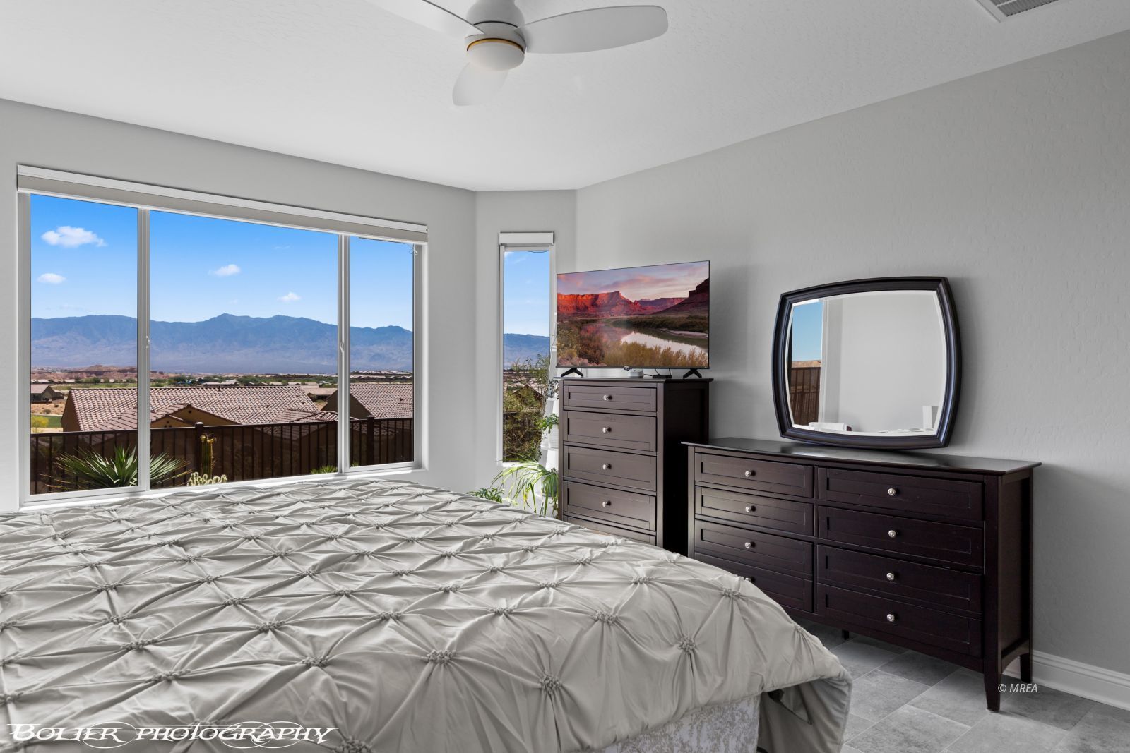 1412  Pin Cushion Ridge 