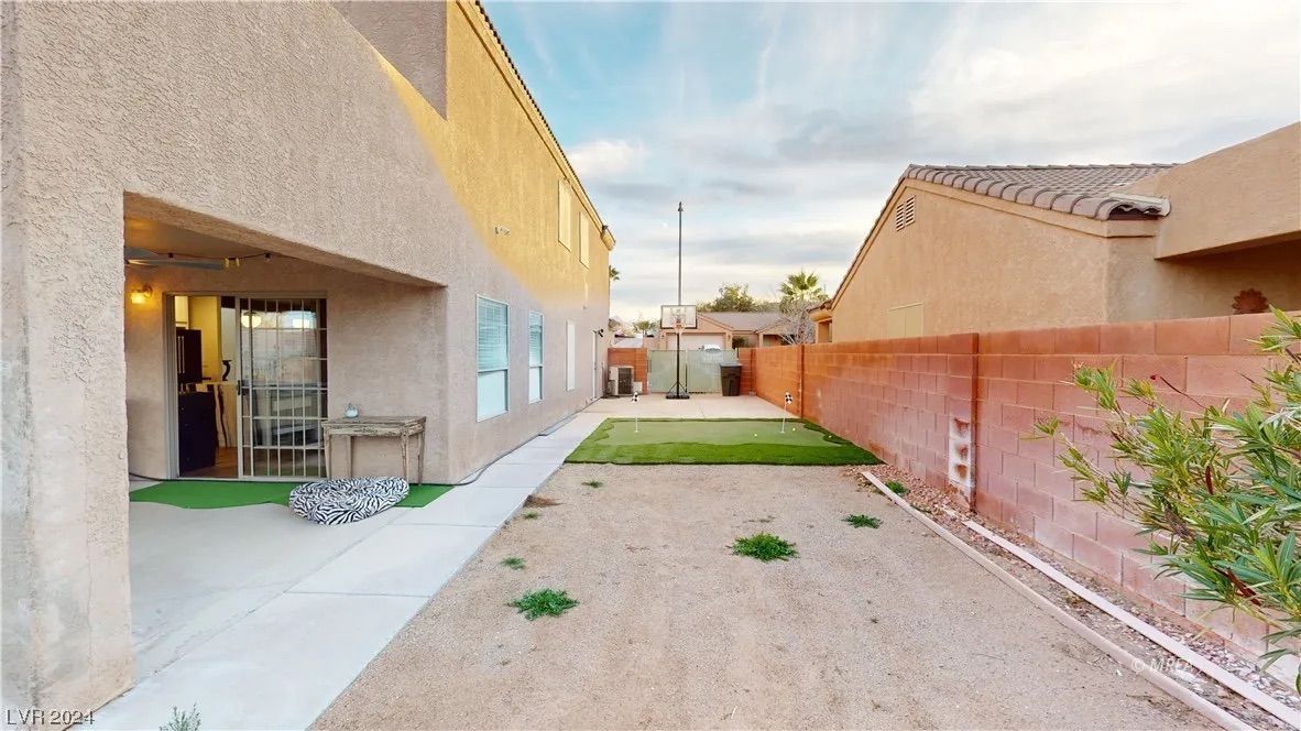 387  Silver Rd