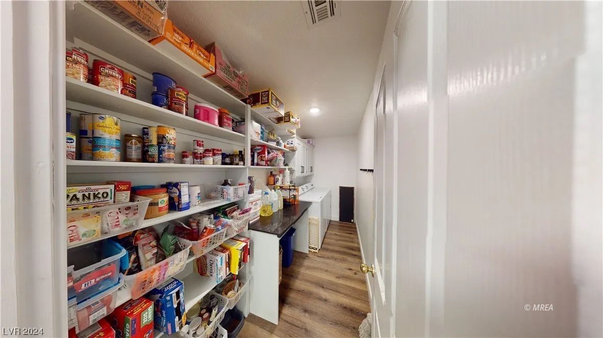 387  Silver Rd