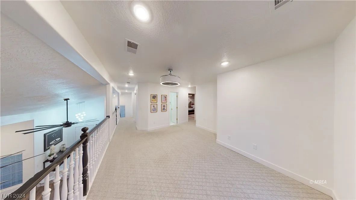 387  Silver Rd