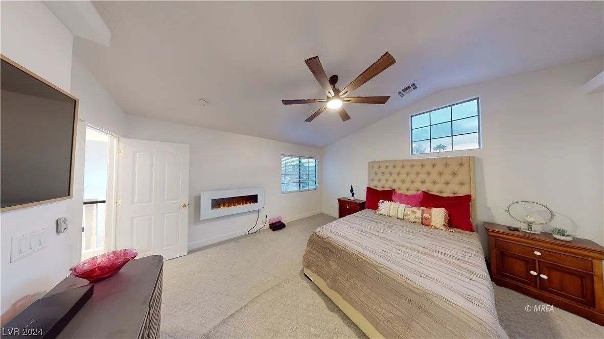 387  Silver Rd