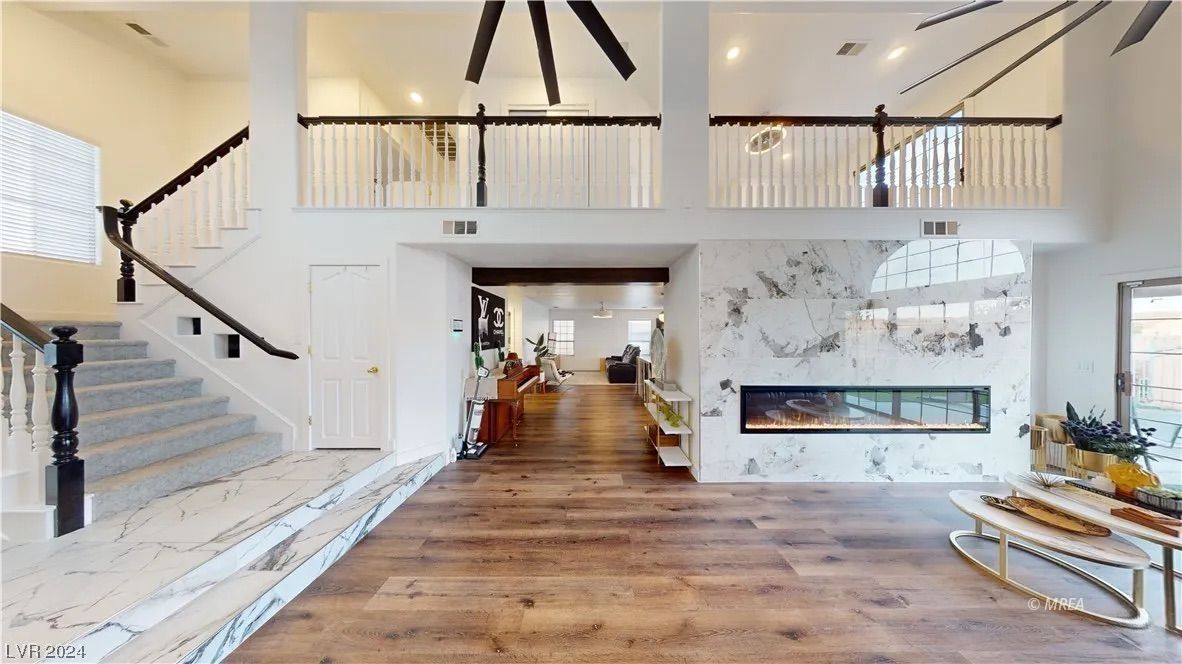 387  Silver Rd