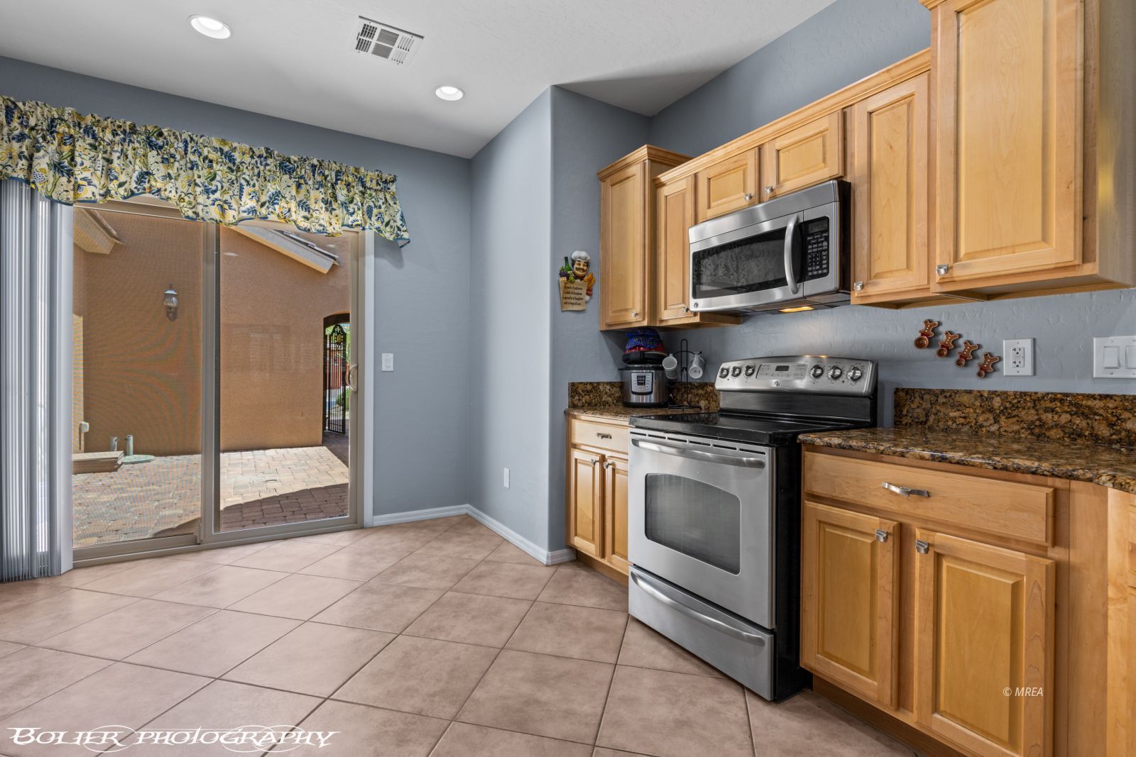 1385  Saddle Horn Ct