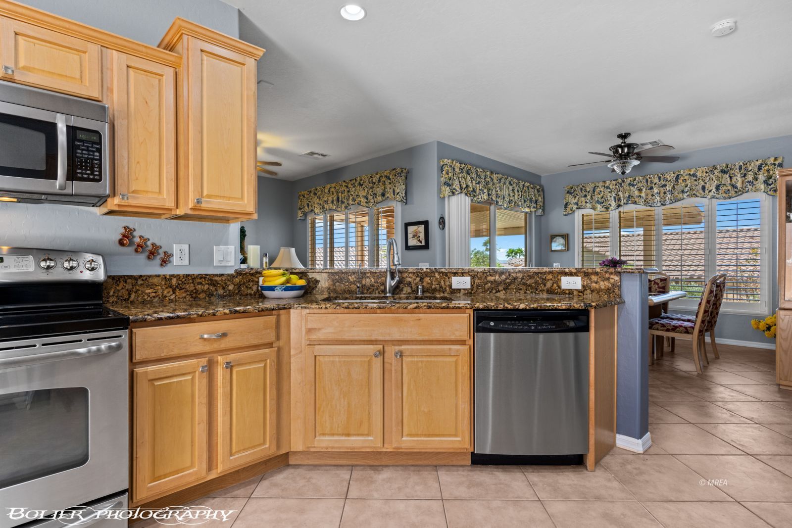 1385  Saddle Horn Ct