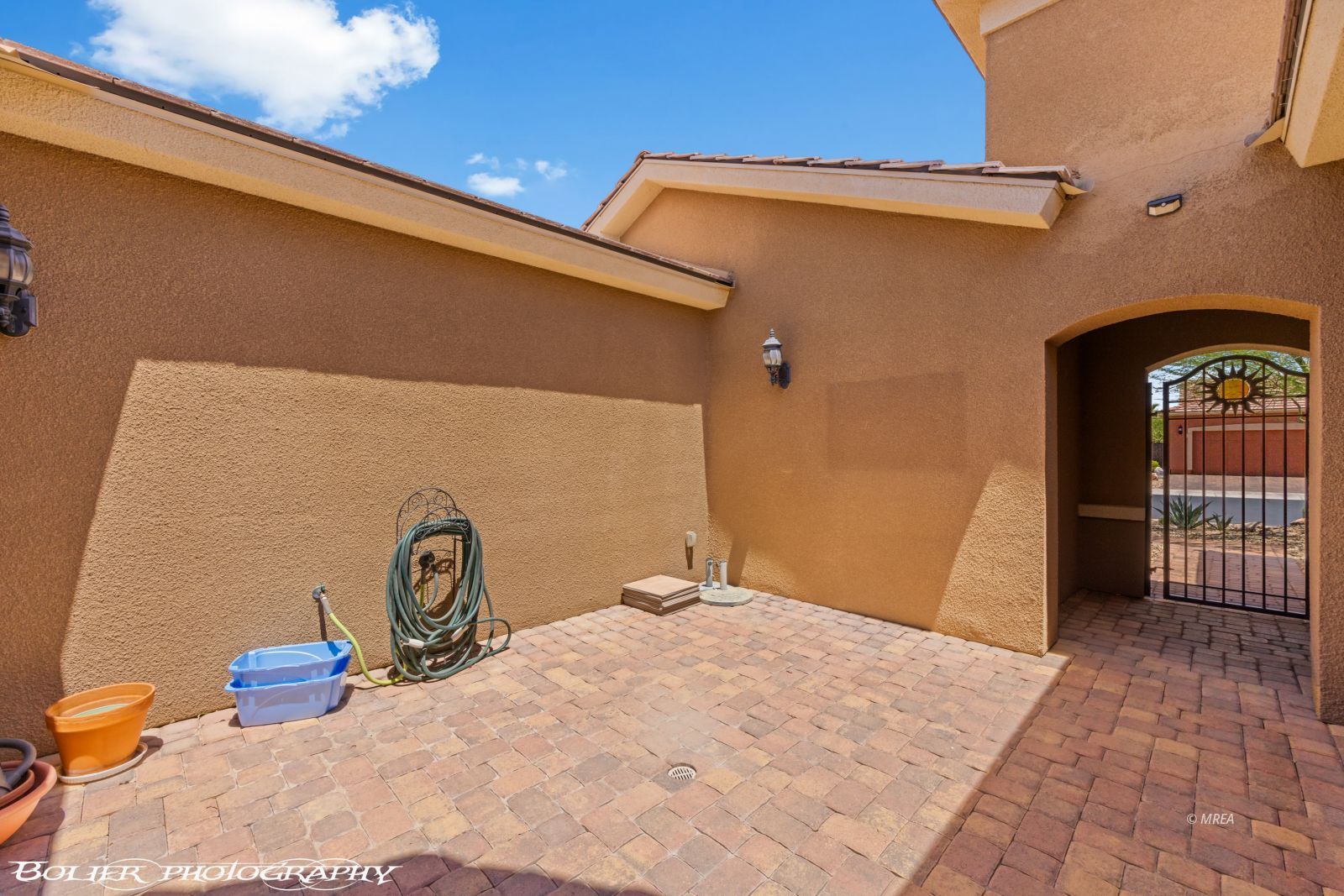 1385  Saddle Horn Ct
