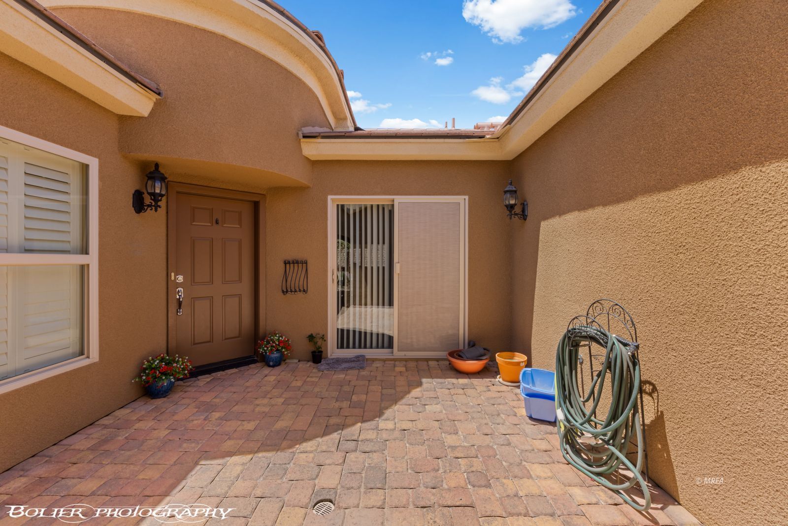 1385  Saddle Horn Ct