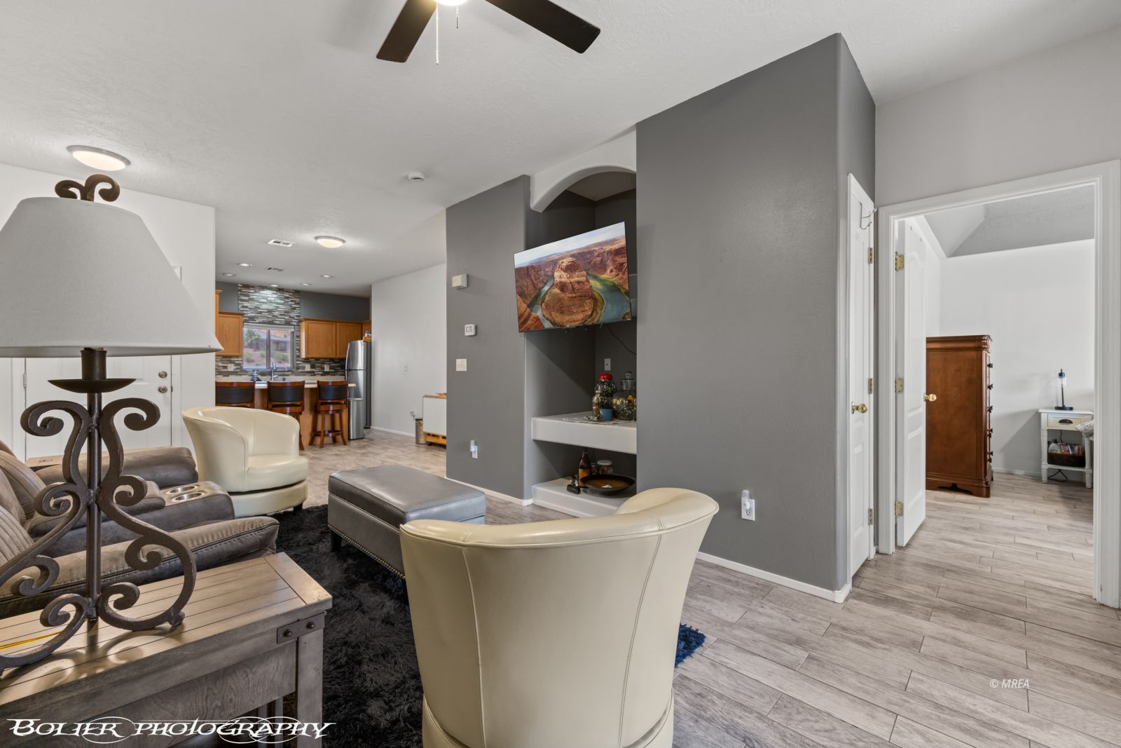 728  Hardy Way