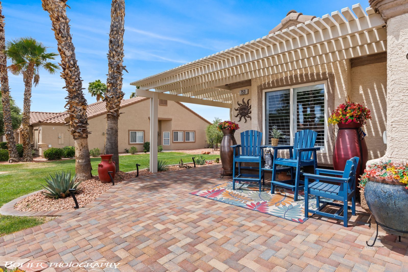 753  Fox Hills Way