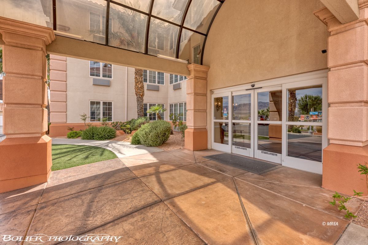 555  Highland Dr #227