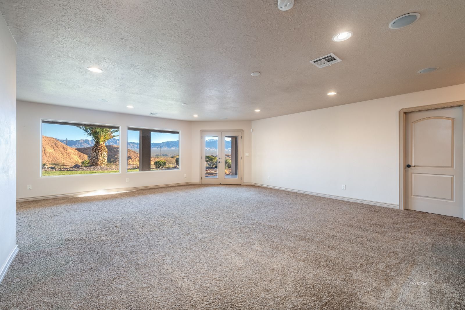 208  Hanna Ct