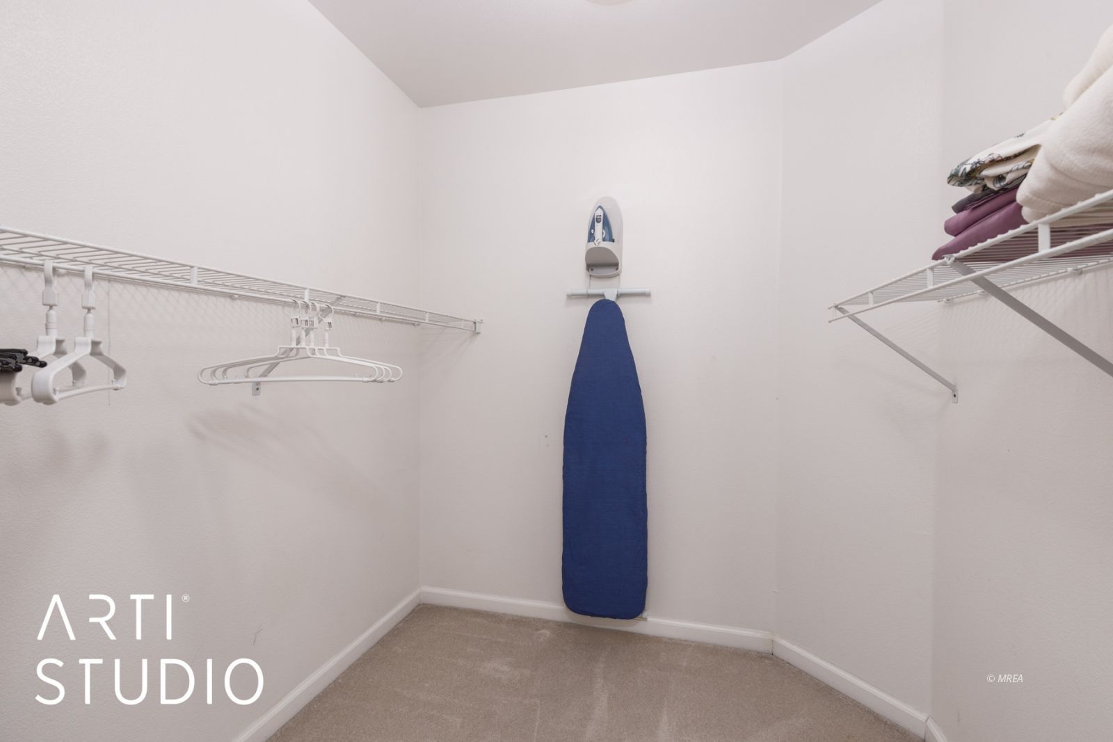 555  Highland Dr #209