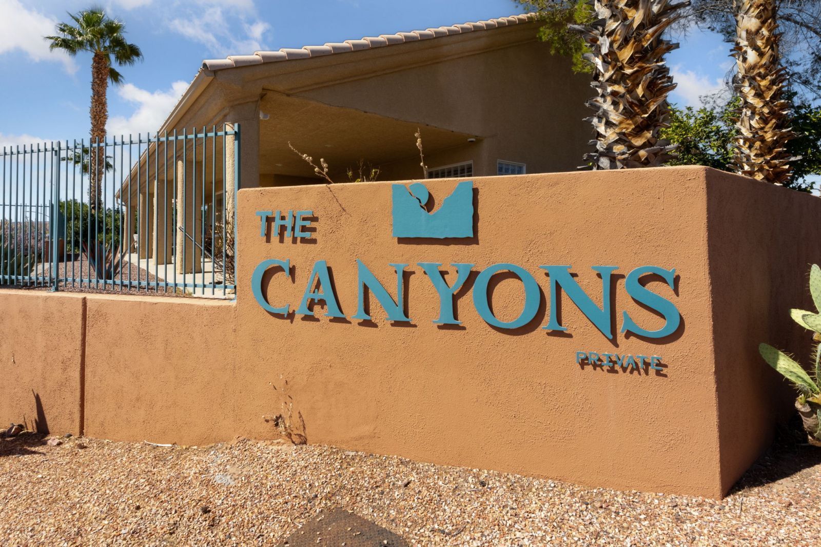 403  Crystal Canyon Dr